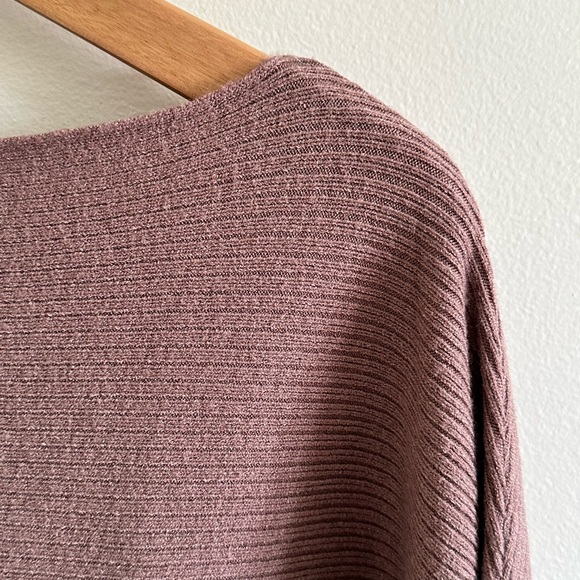 Asymmetrical sweater - Picture 2 of 4